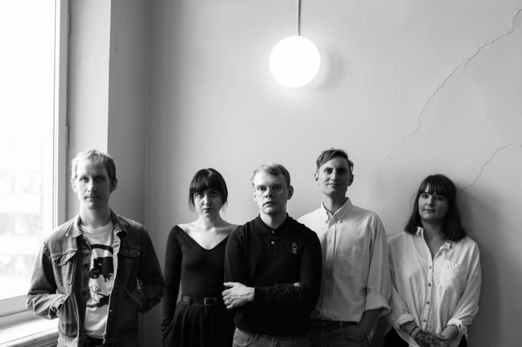 Quick Look: Makthaverskan - För Allting